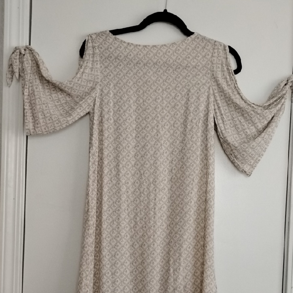 H&M Cream and Black Patterned Dress